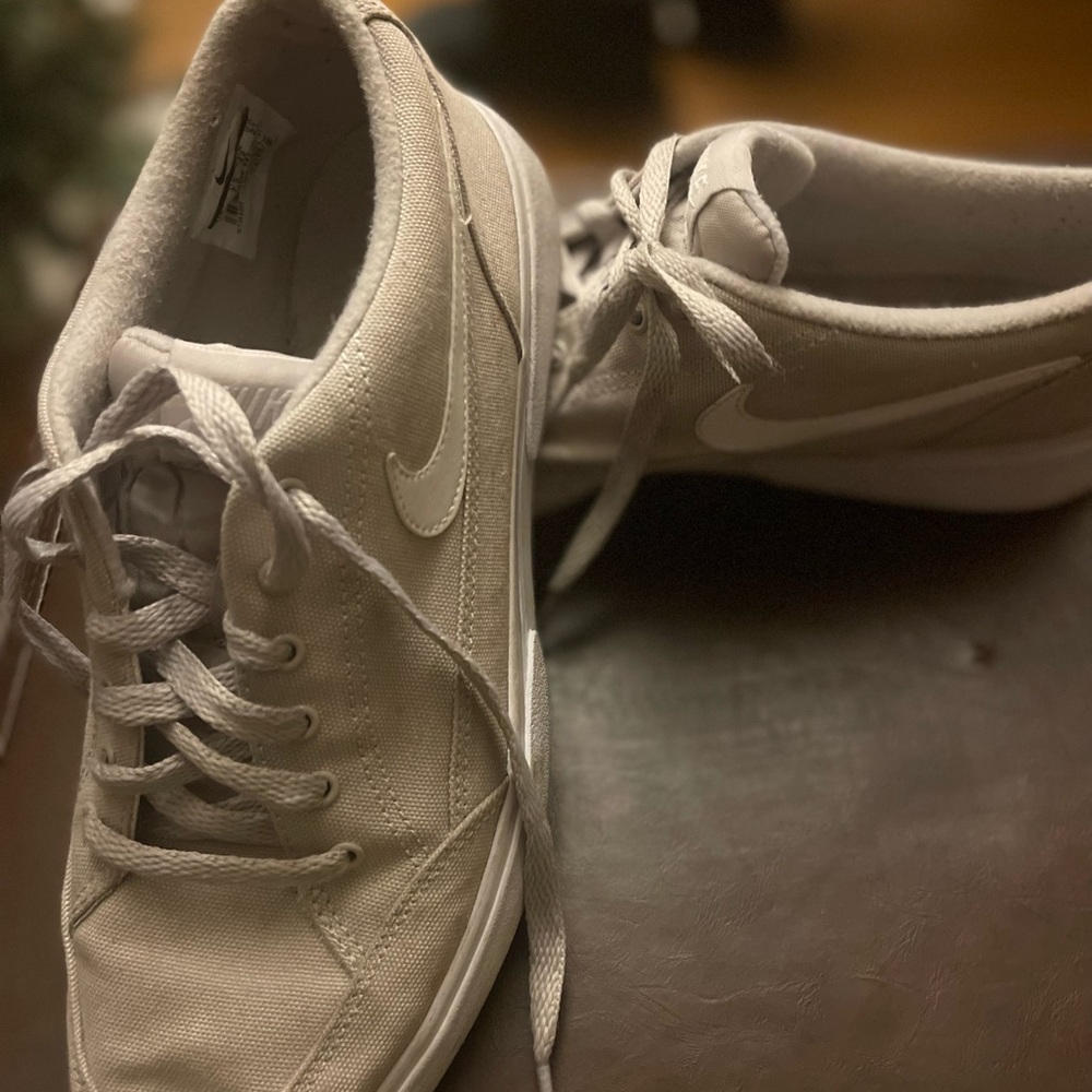 Nike Shoes - Picture 2 of 8